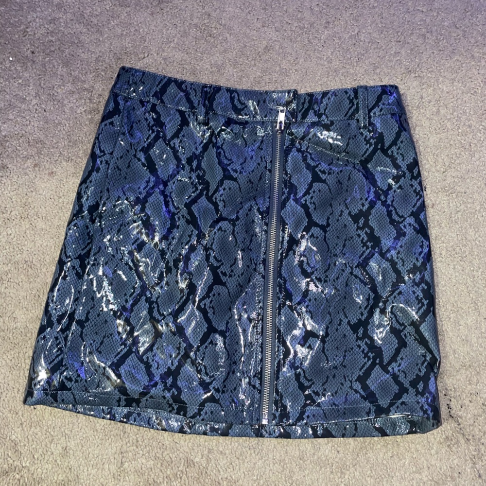 Cute front zip and button up snake print leather skirt